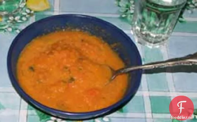 Supă de iarnă cu morcovi și coriandru