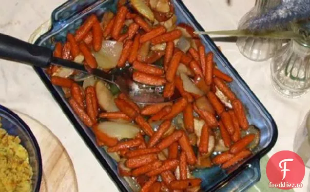 Morcovi prăjiți dulci cu ceapă și mere