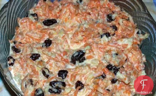 Salată De Stafide De Morcovi