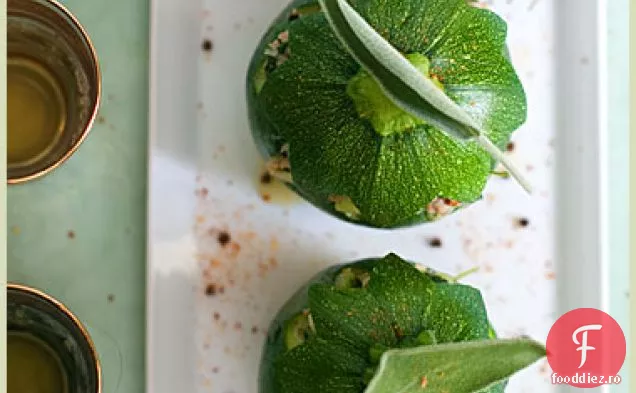 Zucchini Cu Opt Bile Umplute Cu Vițel, Țelină Și Năsturel