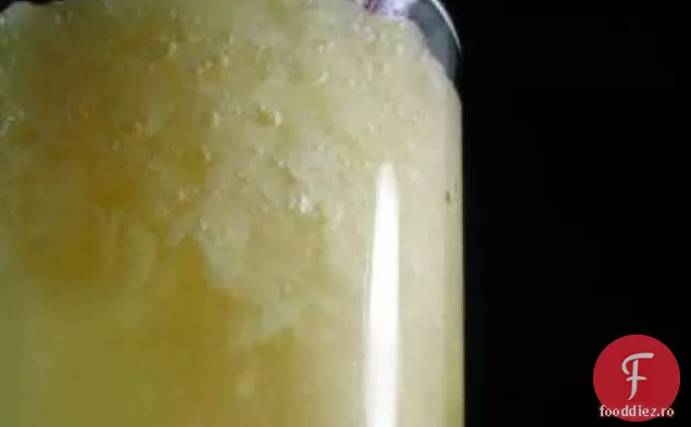 Ananas Ghimbir Bere Plutește