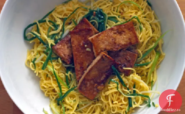 Taitei de ghimbir-Scallion Momofuku cu Tofu