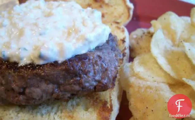 Sos De Hamburger Cu Brânză Albastră Și Hrean