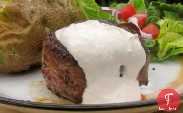 Filet Mignon Învelit Cu Slănină Cu Sos De Hrean