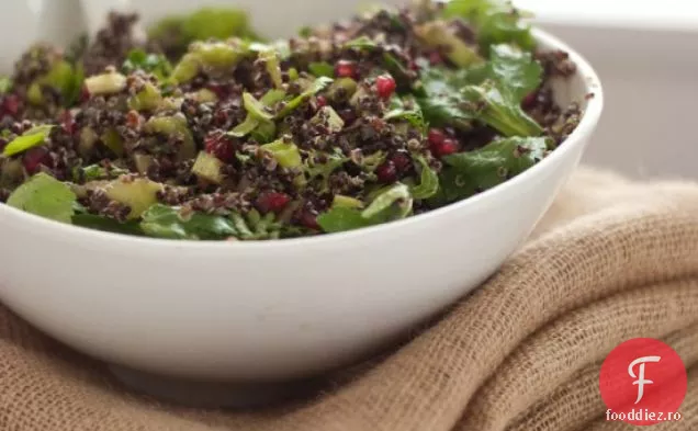 Salată De Quinoa Cu Rodie