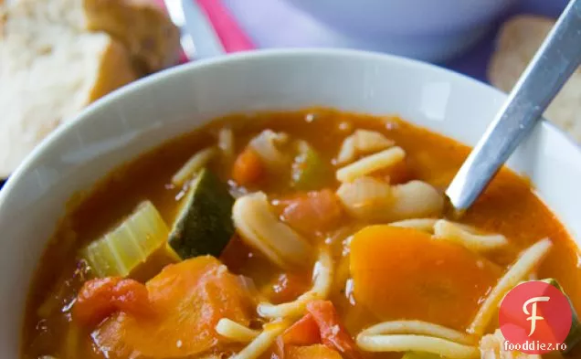 Supă Minestrone Consistentă