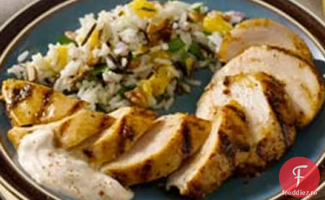 Condimente la grătar frecat piept de pui cu sos BBQ Alabama