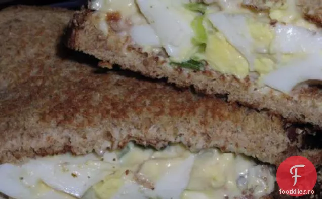 Salată De Ouă