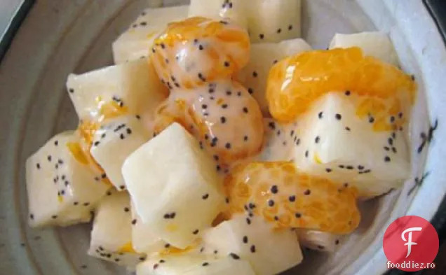 Salată De Jicama Mandarină Cu Sos De Semințe De Mac