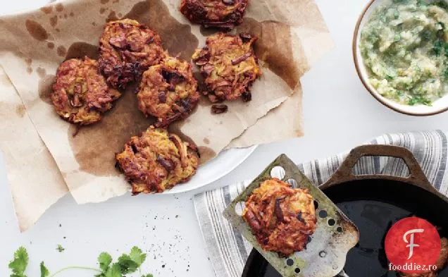Rădăcină De Țelină Și Ciuperci Latkes Cu Mere De Ceapă
