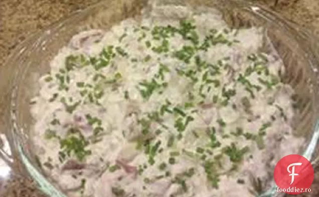 Salată de cartofi cu arpagic