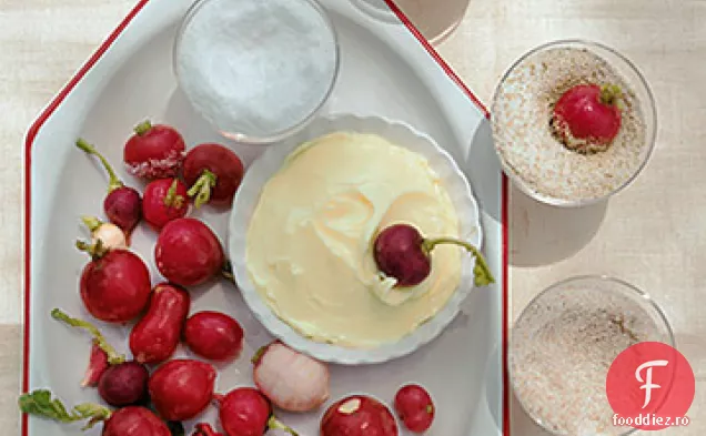 Ridichi proaspete cu săruri aromate și unt