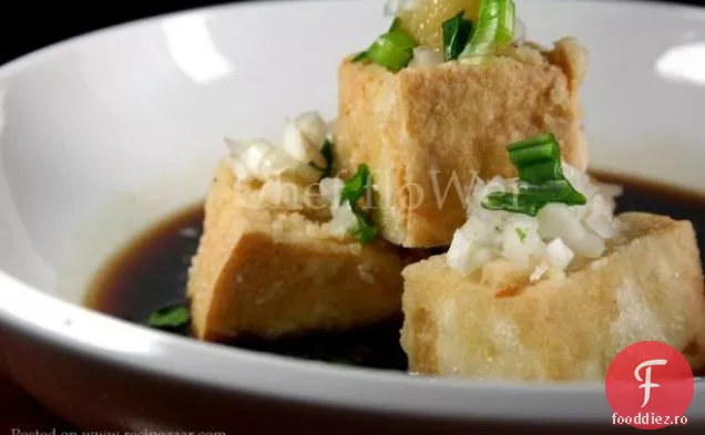 Ridiche, ceapă verde și brânză de capră cu ierburi