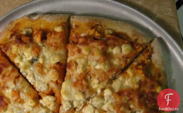 Pizza Cu Cartofi Dulci Buffalo Și Brânză Albastră