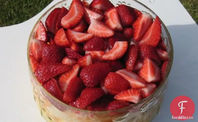 Salată De Fructe Stratificată