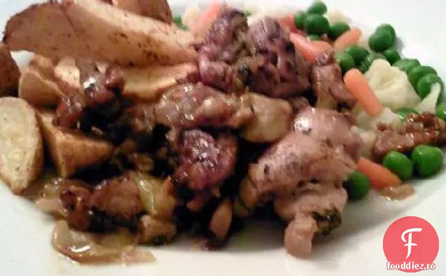 Pui lipicios de nuc și struguri