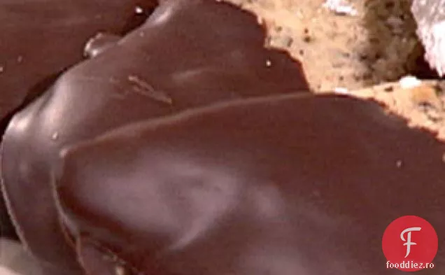 Shortbread Cu Alune Înmuiate În Ciocolată