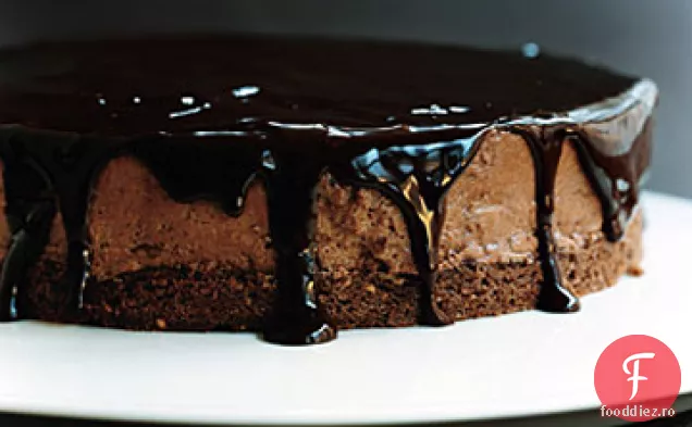 Tort Cu Mousse De Alune Glazurat Cu Ciocolată
