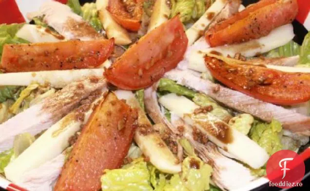 Salată de curcan și roșii prăjite