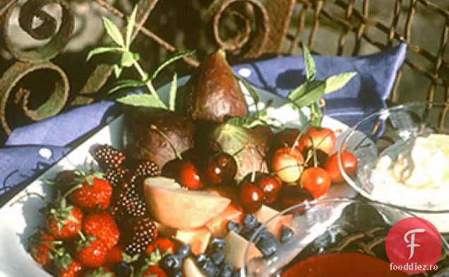 Fructe proaspete cu Ricotta și sos de prune