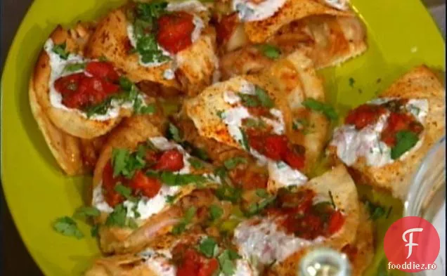 Quesadilla de pui la grătar cu gust de roșii afumate și sos de zară