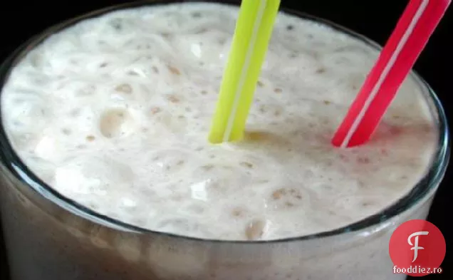 Smoothie cu miere de malț și caise
