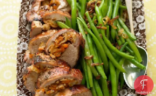 Carne de porc umplută cu smochine și caise