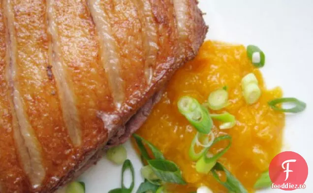 Cina de duminică: piept de rață ars și compot de caise