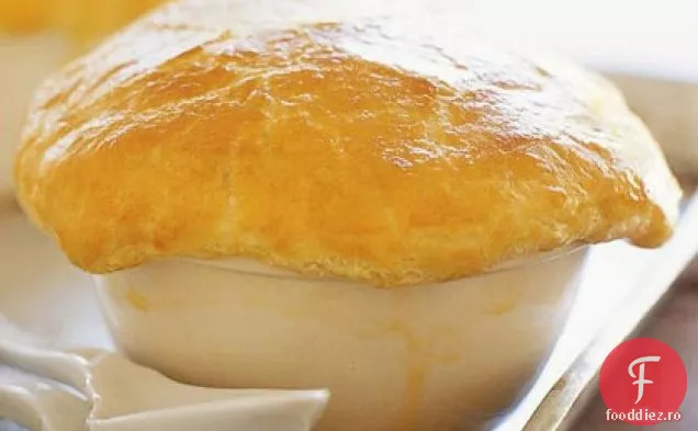 Bisque de ciuperci cu pălării de top de patiserie