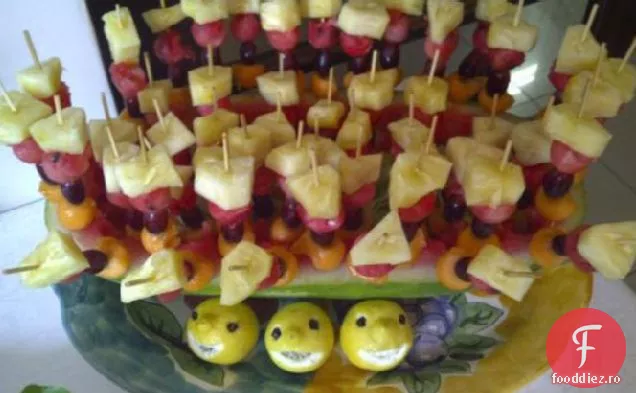 Frigarui De Petrecere Cu Fructe Tropicale