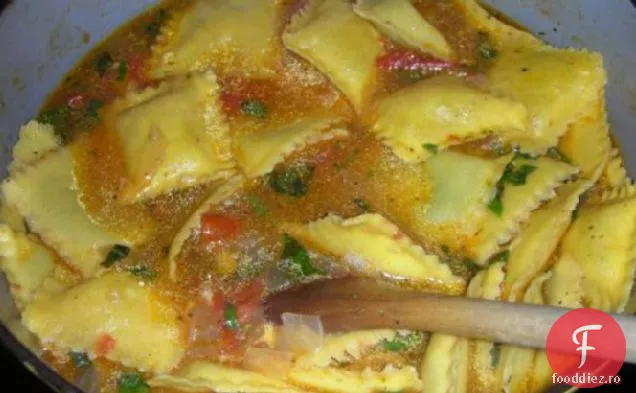 Supă de roșii Cherry și Ravioli
