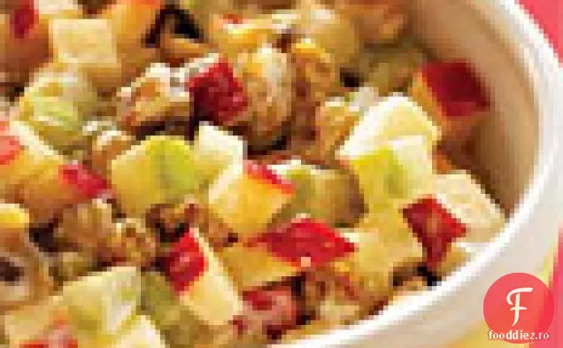Salată de mere, țelină și nuci
