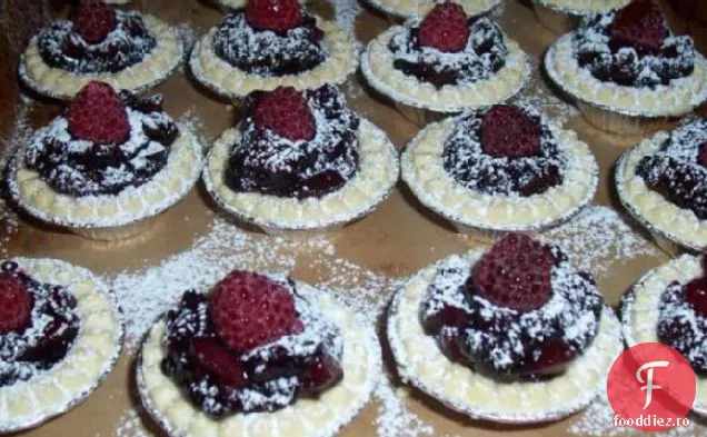 Tarte Cu Fructe De Nuc