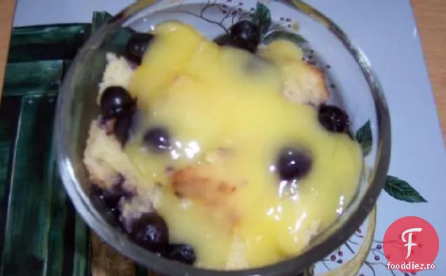 Budinci De Pâine Cu Afine Cu Caș De Lămâie