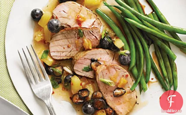 Filet de porc smucit cu salsa de afine