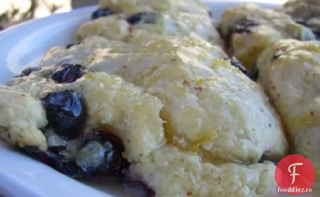 Biscuiți De Afine Cu Glazură De Lămâie