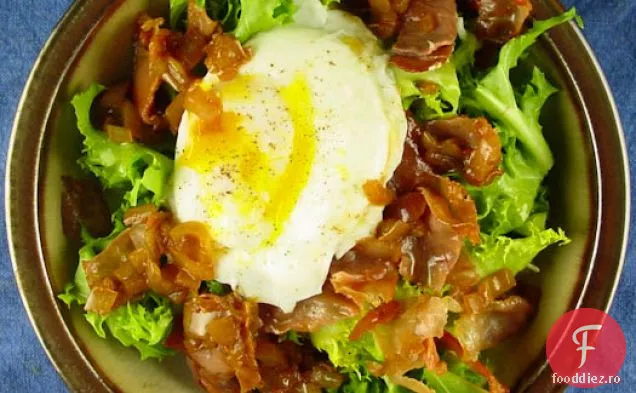 Salată de cicoare cu prosciutto crocant și șalotă caldă-unt Vi