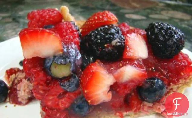 Placinta Cu Fructe De Padure Proaspete Glazurate