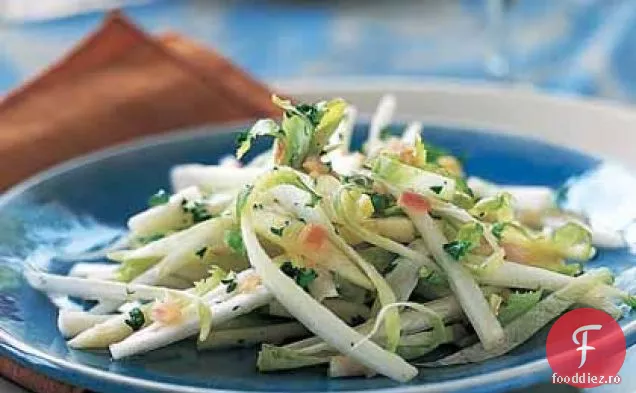 Salată belgiană de andive și mere