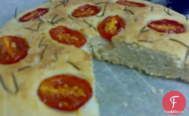 Focaccia vegetariană de rozmarin și roșii