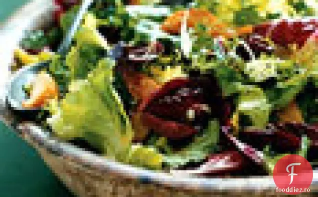 Salată verde amară cu pere prăjite
