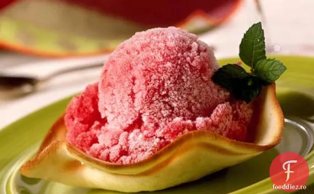 Granita de afine în cupe de prăjituri cu migdale