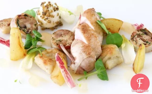 Salată De Pere, Prepelițe, Nuci Și Stilton