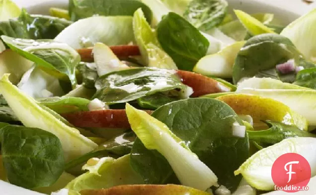 Salată de spanac, pere și andive