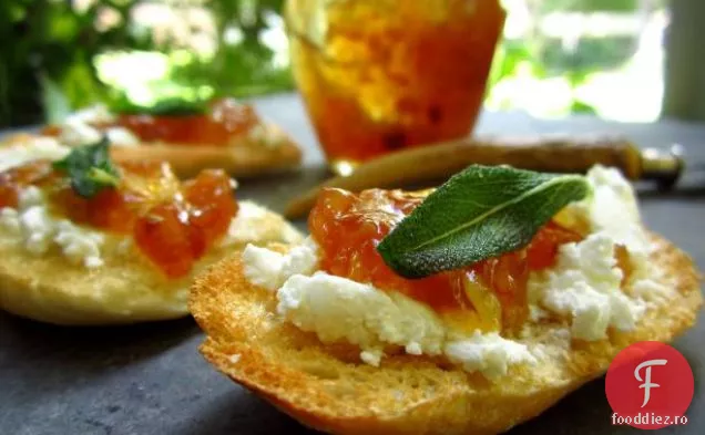 Smochine la grătar acoperite cu brânză Feta