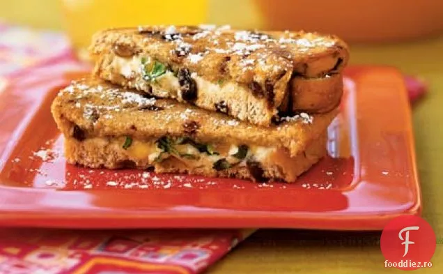 Sandvișuri cu brânză de capră la grătar cu smochine și miere