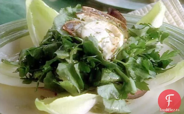 Salată caldă de mere și brânză de capră