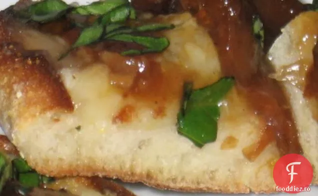 Pizza cu smochine, Brie și busuioc