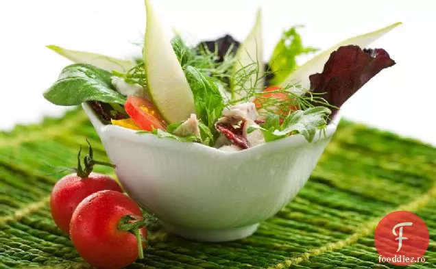 Salată de cină Gourmet cu pui rotisor sau somon afumat