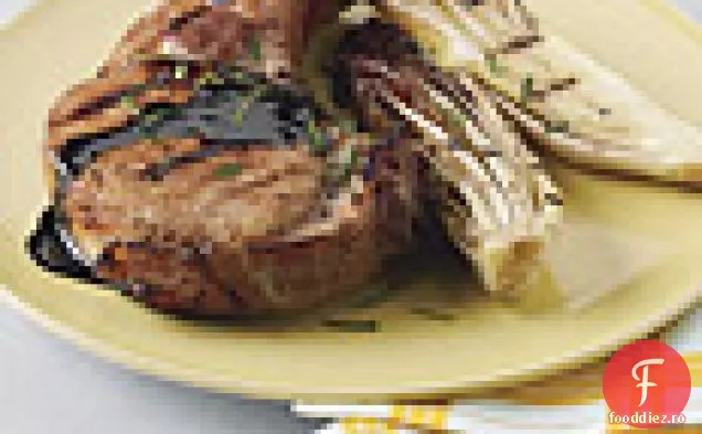 Cotlet de porc la grătar cu saramură rapidă cu Treviso și glazură balsamică